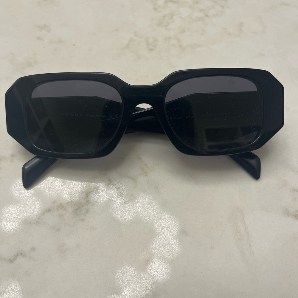 Black Women's Rectangular Sunglasses - Picture 3 of 6